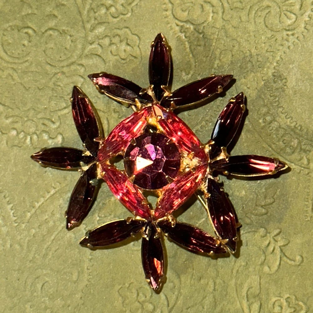 Vintage Weiss(?) Brooch